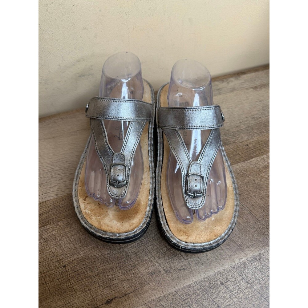 Finn comfort Women's Silver Thong Sandals with Buckle size 41 shoes
